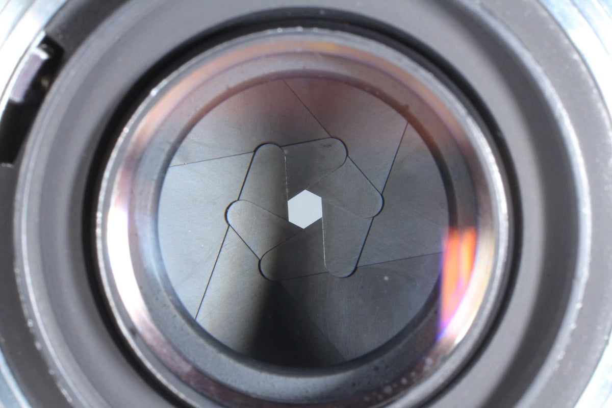 PAT PEND Nikkor-P Auto 105mm f/2.5 Pre-Ai Portrait Lens — Near Mint