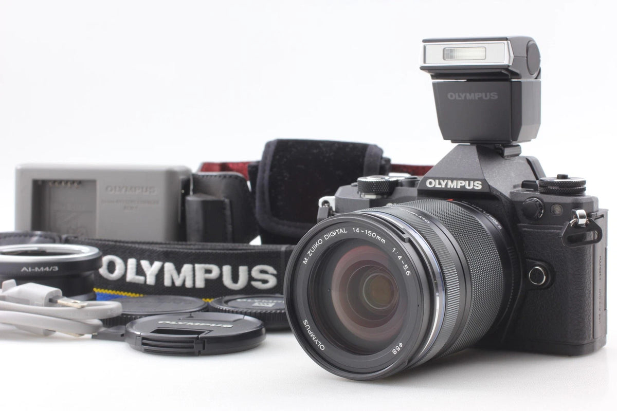 Olympus OM-D E-M5 Mark II & 14-150mm II AF Zoom Lens — Mint