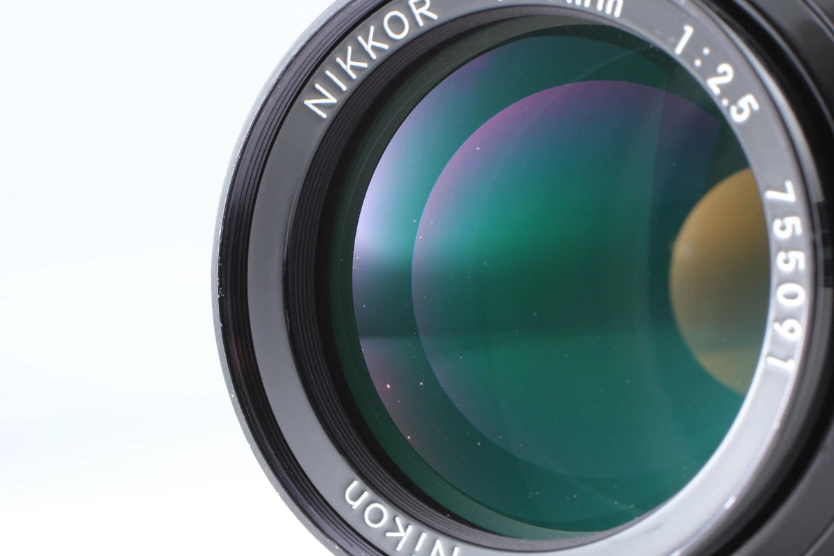 Nikon Ai Nikkor 105mm f/2.5 Portrait Lens F mount — Near Mint