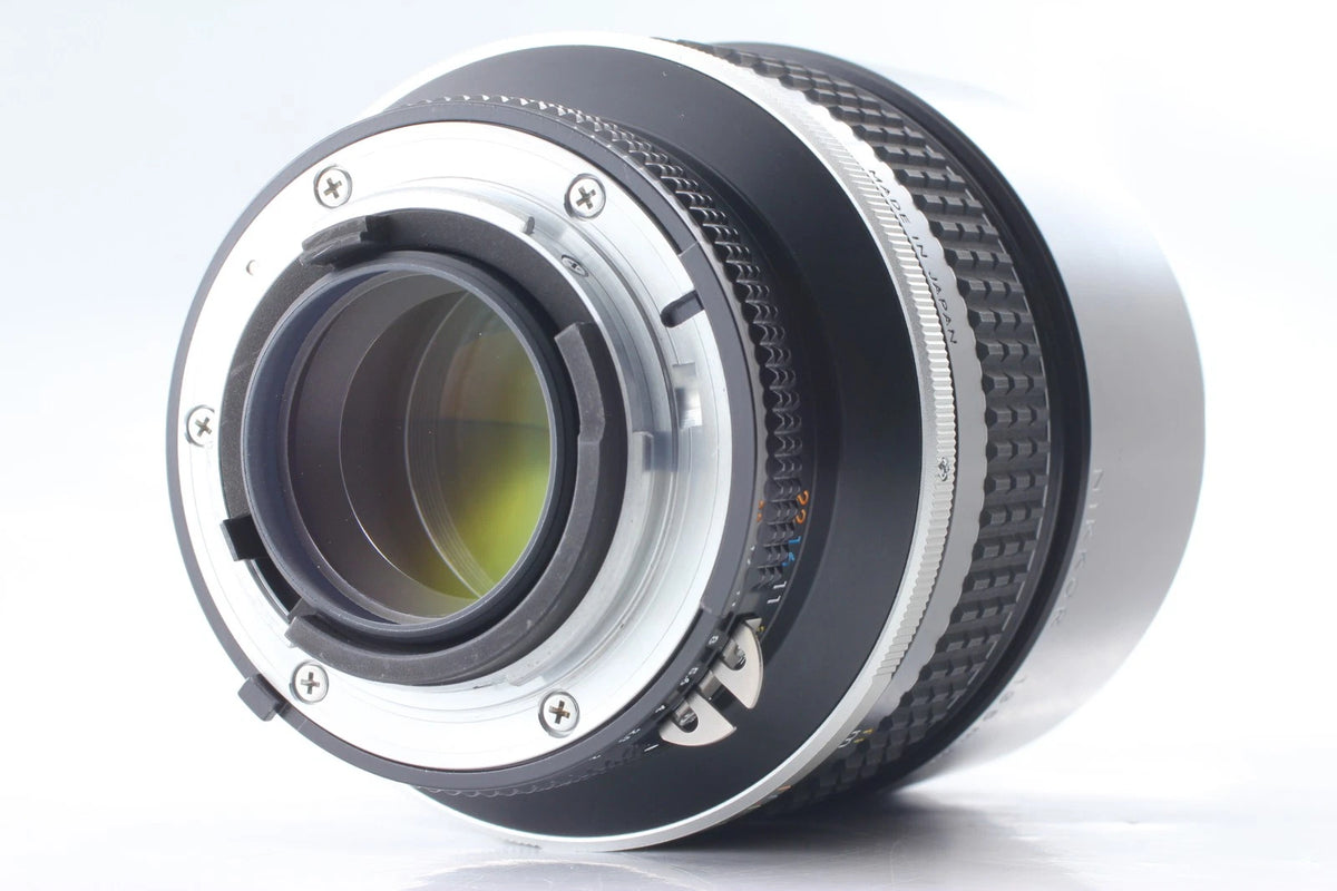 Final Late Nikon Ai-s Nikkor 135mm F/2 Portrait Lens SIC — Top Mint