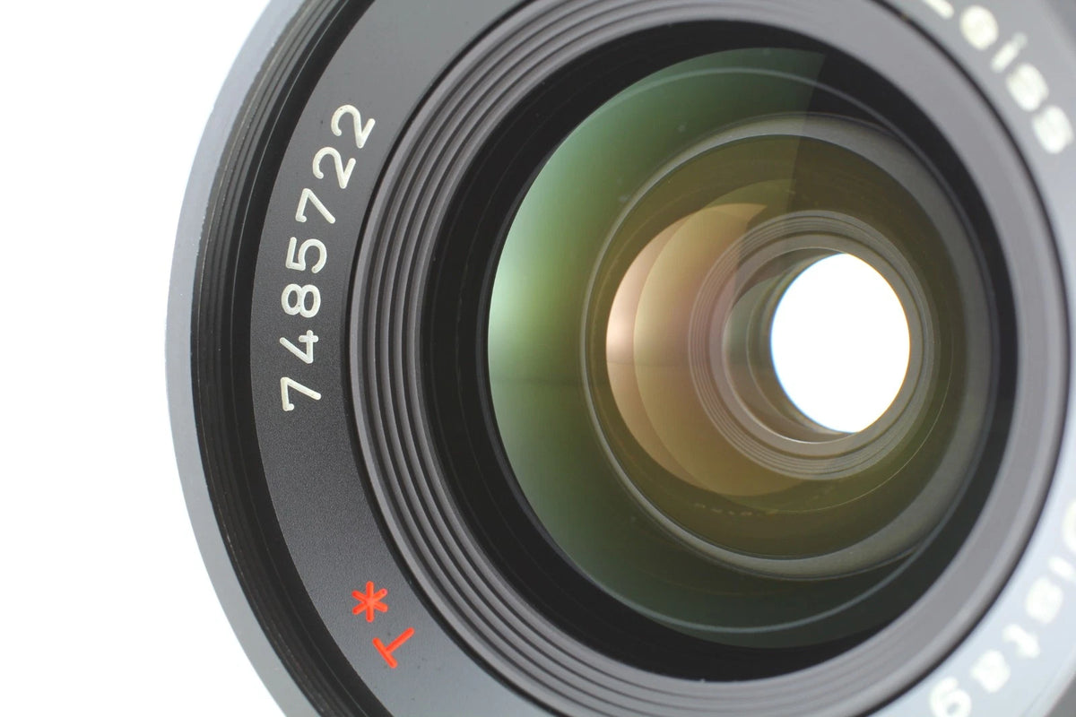 Contax Carl Zeiss Distagon T* 28mm f2.8 wide angle lens — Mint