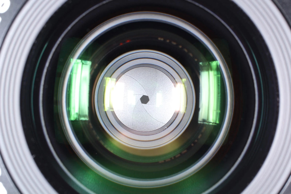 Contax Carl Zeiss Distagon T* 28mm f/2.8 wide angle lens — Near Mint