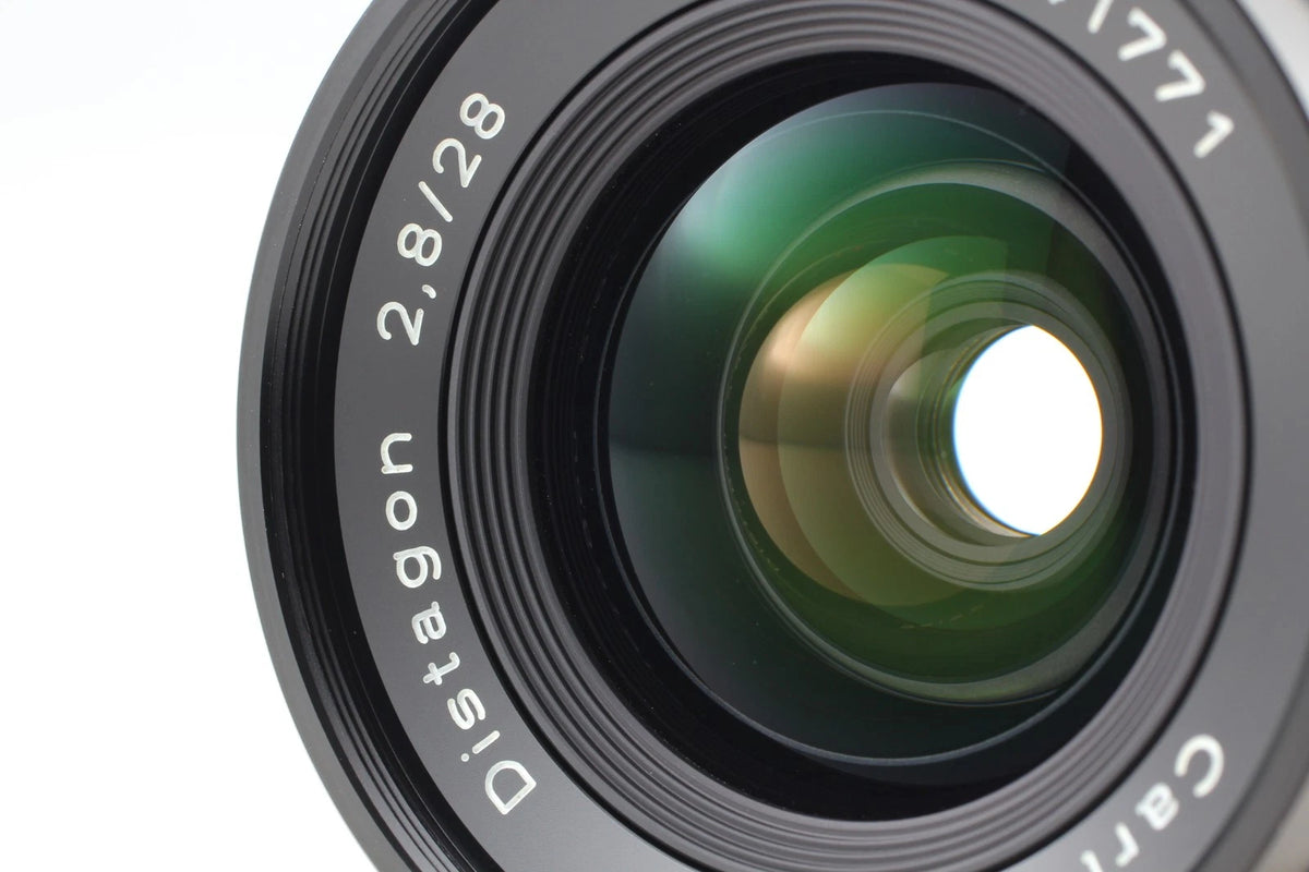 Contax Carl Zeiss Distagon T* 28mm f/2.8 wide angle lens — Near Mint