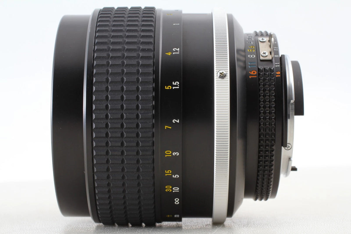 SIC Nikon Ai-s Nikkor 85mm f/1.4 Portrait Lens for F — Rear Element Scuffs