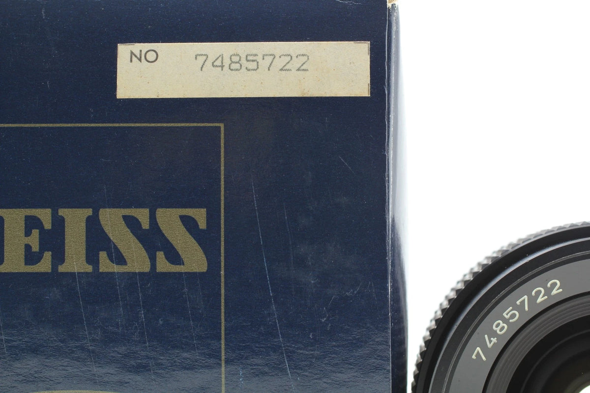 Contax Carl Zeiss Distagon T* 28mm f2.8 wide angle lens — Mint